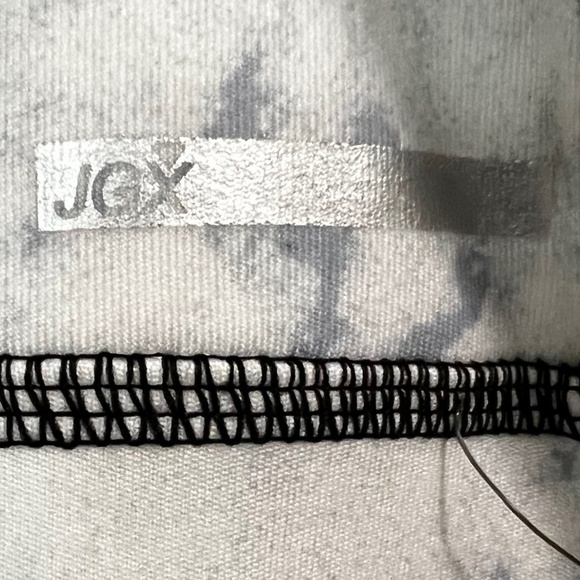 NWT JGX Plus Hi Rise Compression Capris - Picture 6 of 8